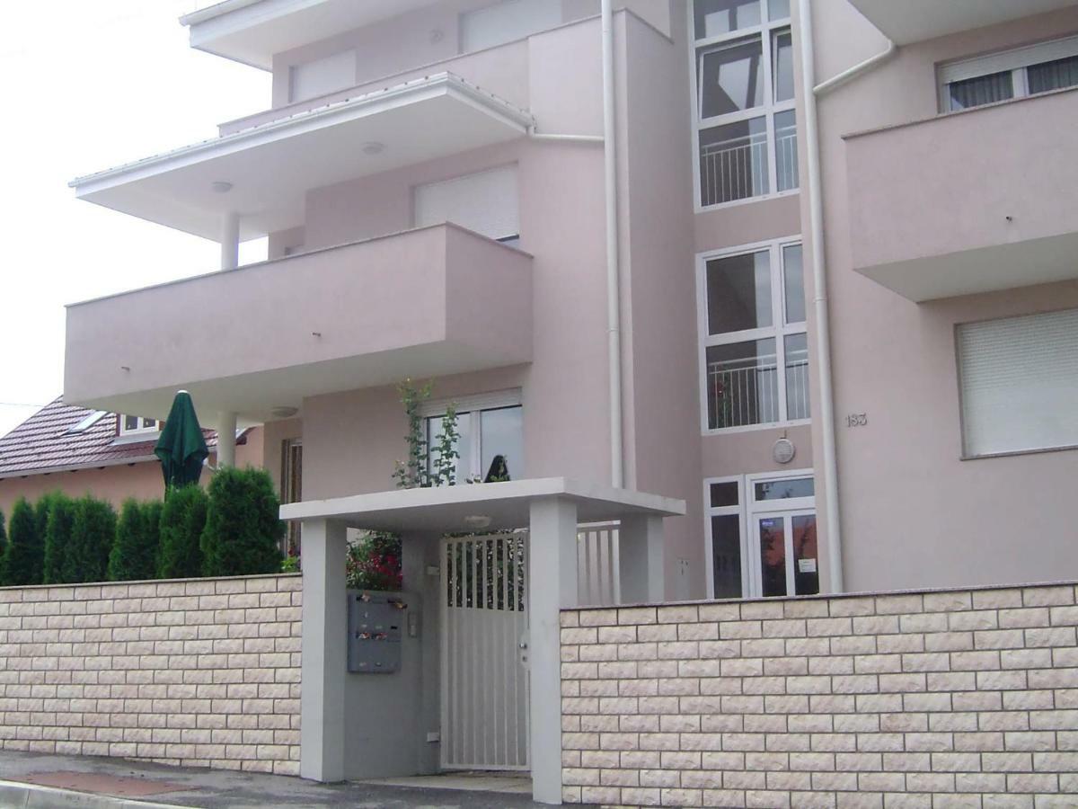 Apartmani Almica Загреб Экстерьер фото